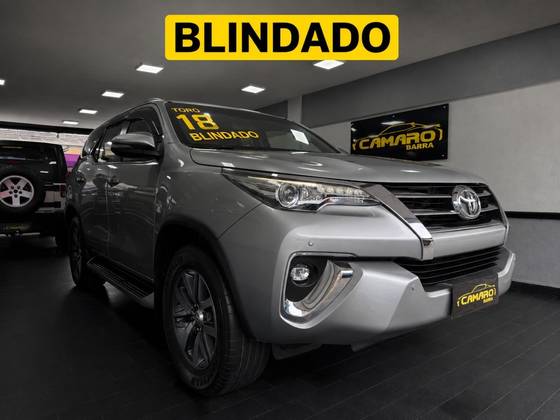 TOYOTA HILUX SW4 2.8 SRX 4X4 16V TURBO INTERCOOLER DIESEL 4P AUTOMÁTICO